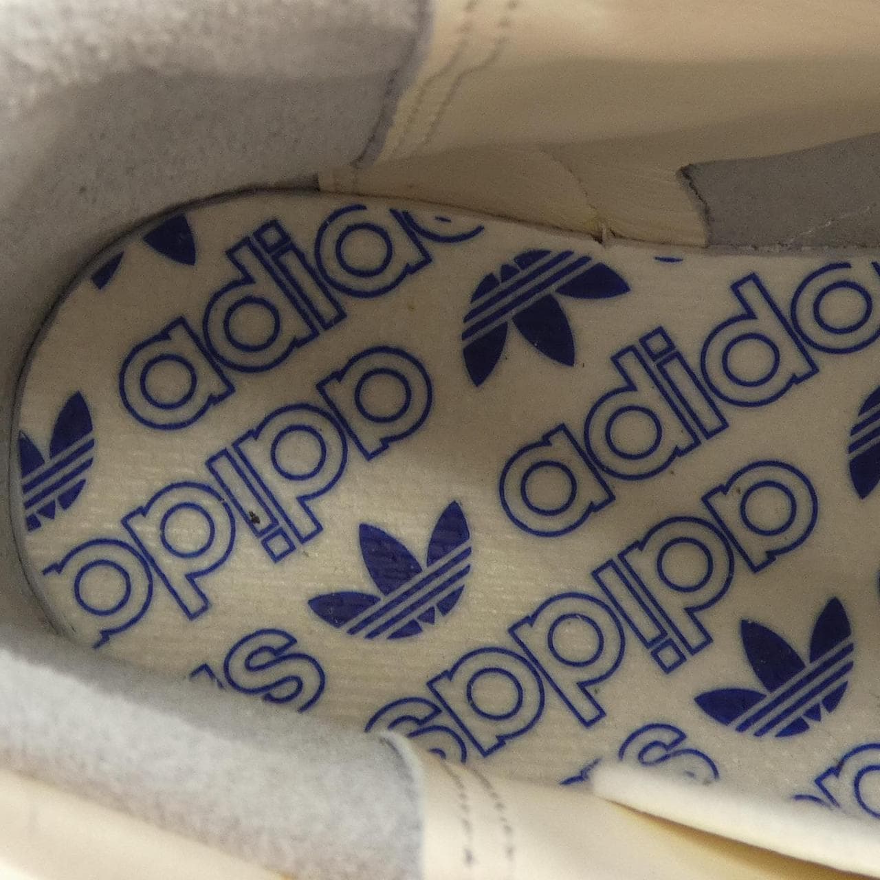 アディダス ADIDAS スニーカー