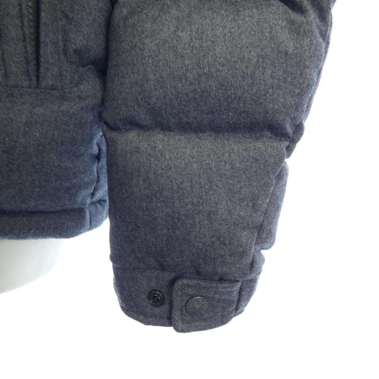 モンクレール MONCLER ダウンジャケット
