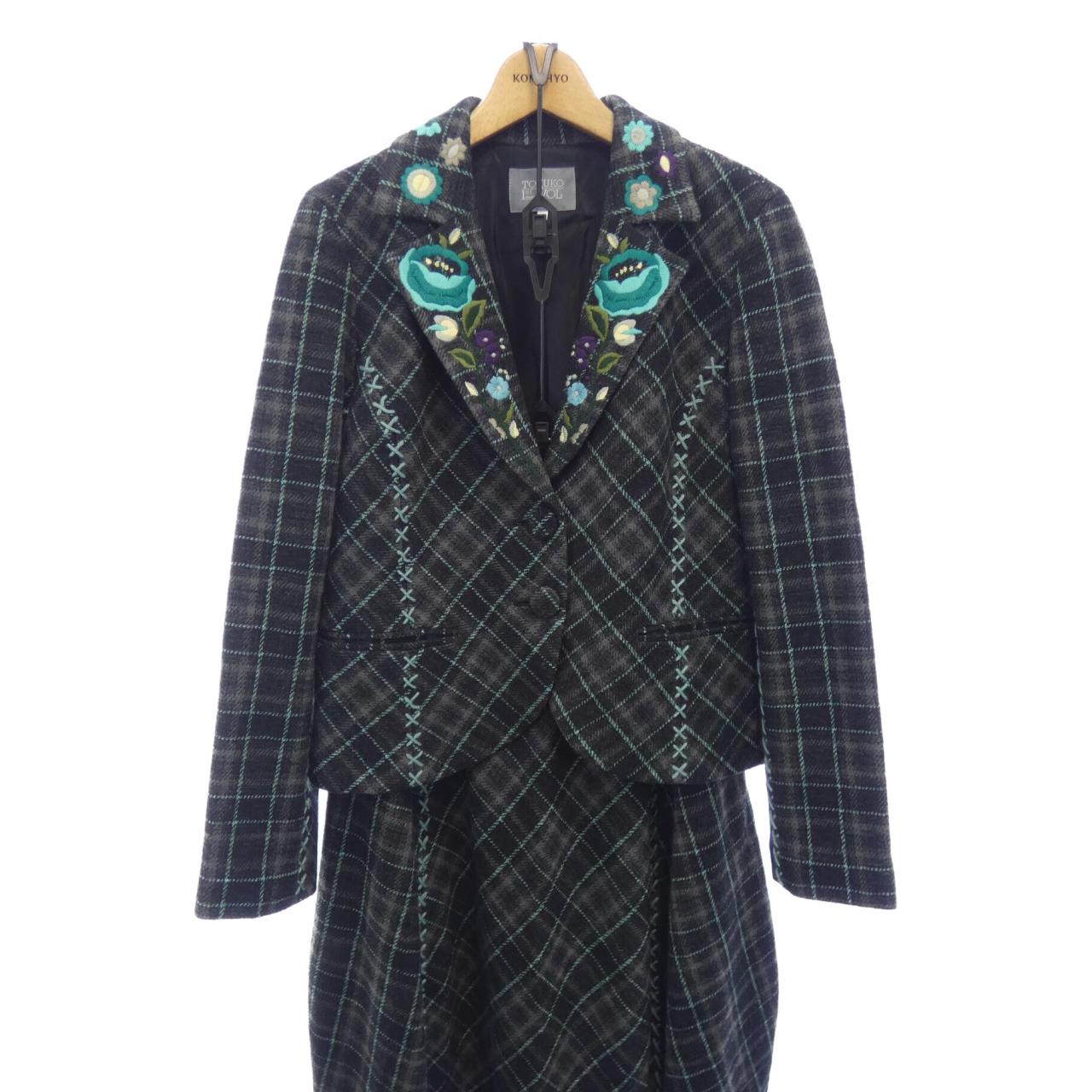 トクコプルミエヴォル TOKUKO 1er VOL セットアップ