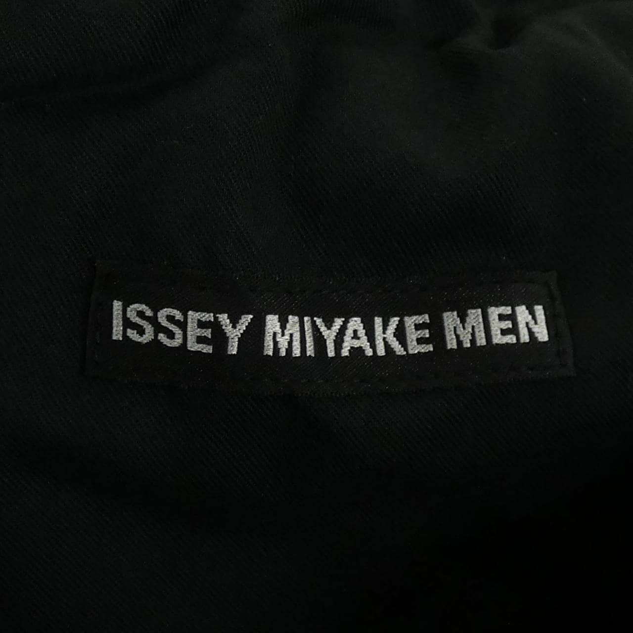 イッセイミヤケメン ISSEY MIYAKE MEN ME23FF174 パンツ