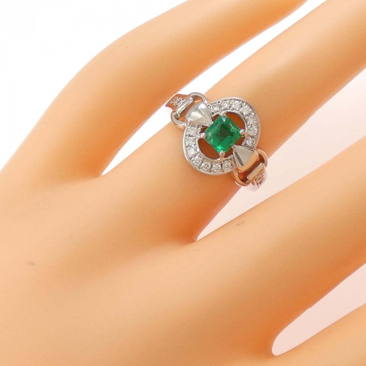 PT900翡翠戒指0.40CT