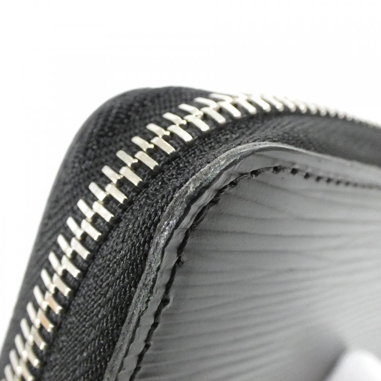 ルイヴィトン エピ ジッピー ウォレット M60072 財布