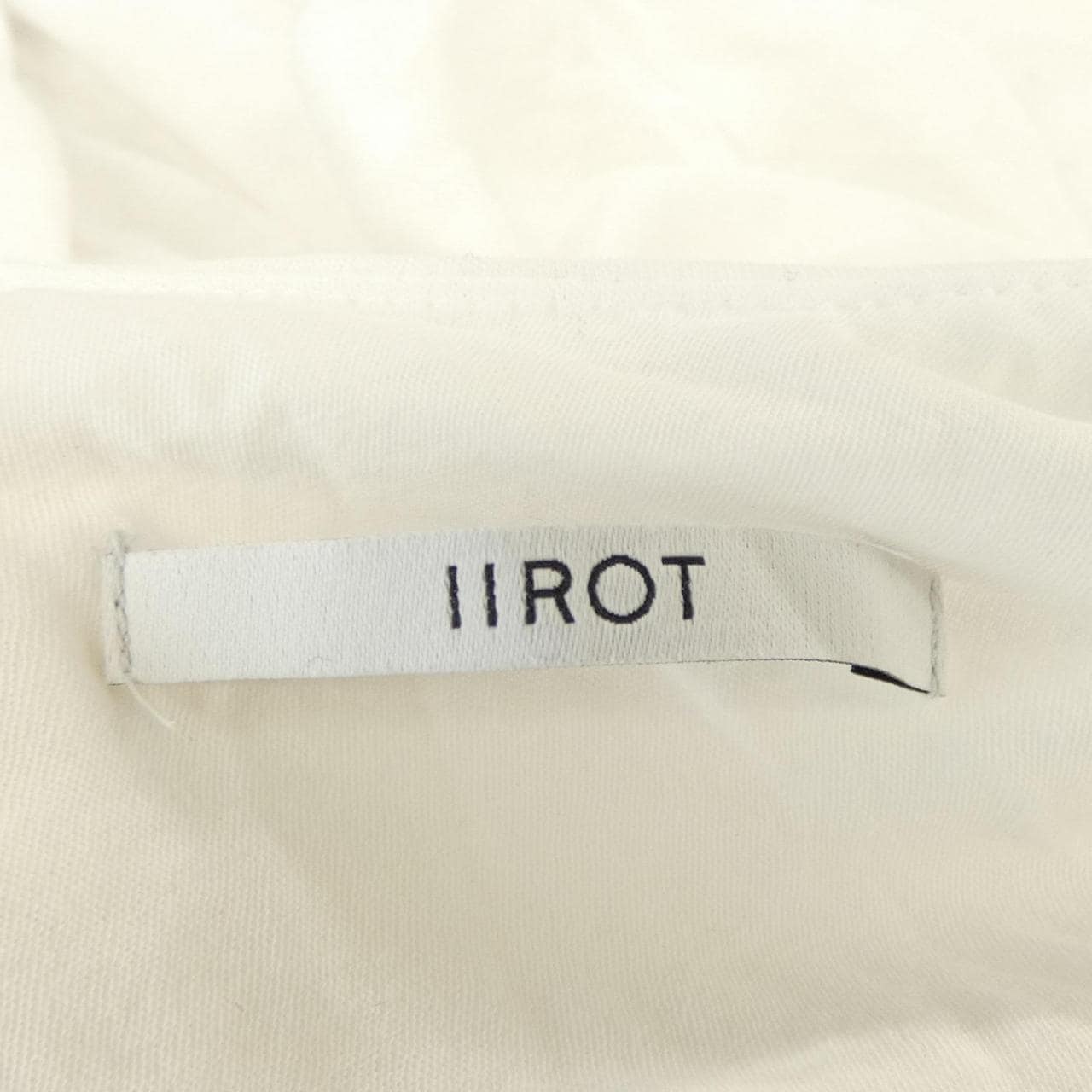 イロット IIROT 030-025-CT95 トップス