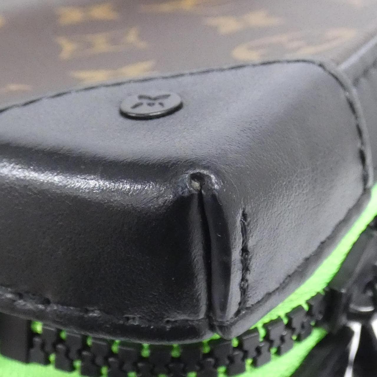 ルイヴィトン モノグラム(LVフレンズ) ソフトトランク フォーンボックス M80144 ショルダーバッグ