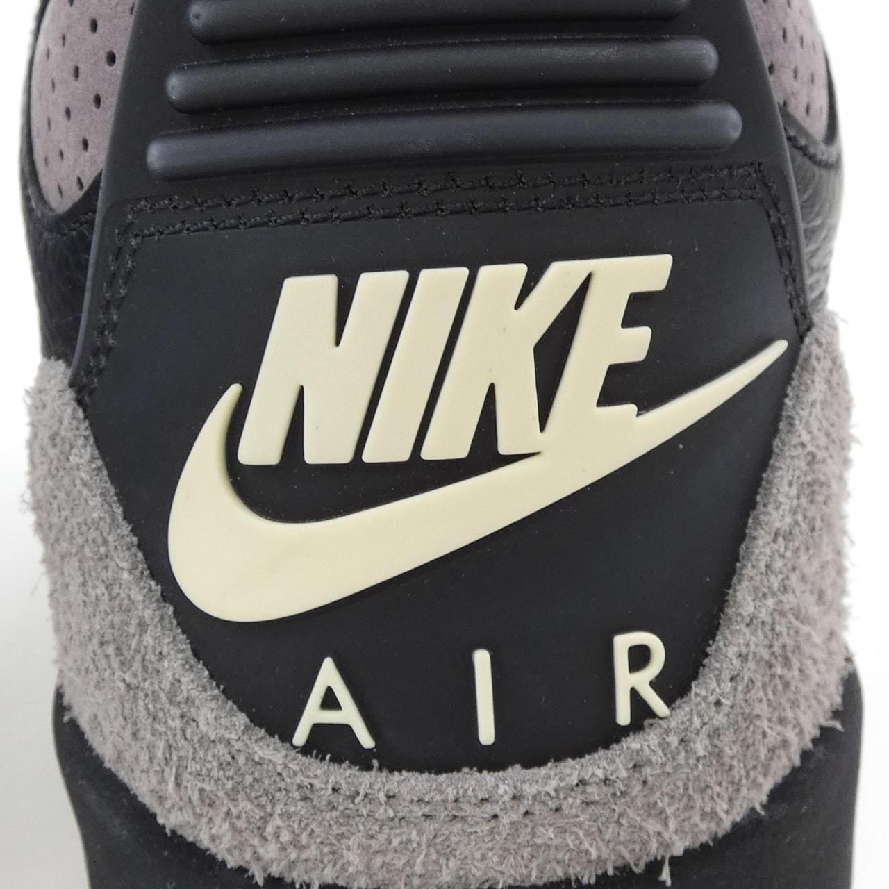 ナイキ ジョーダン NIKE JORDAN FZ4811-001 スニーカー