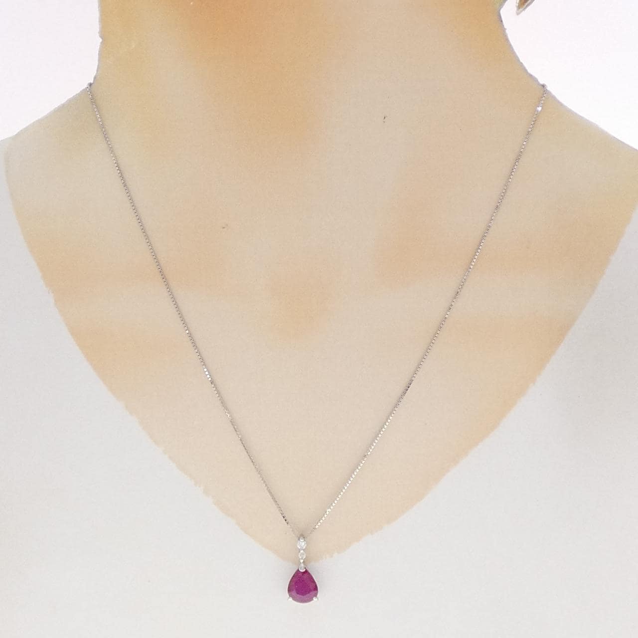 K18WG ルビー ネックレス 2.246CT