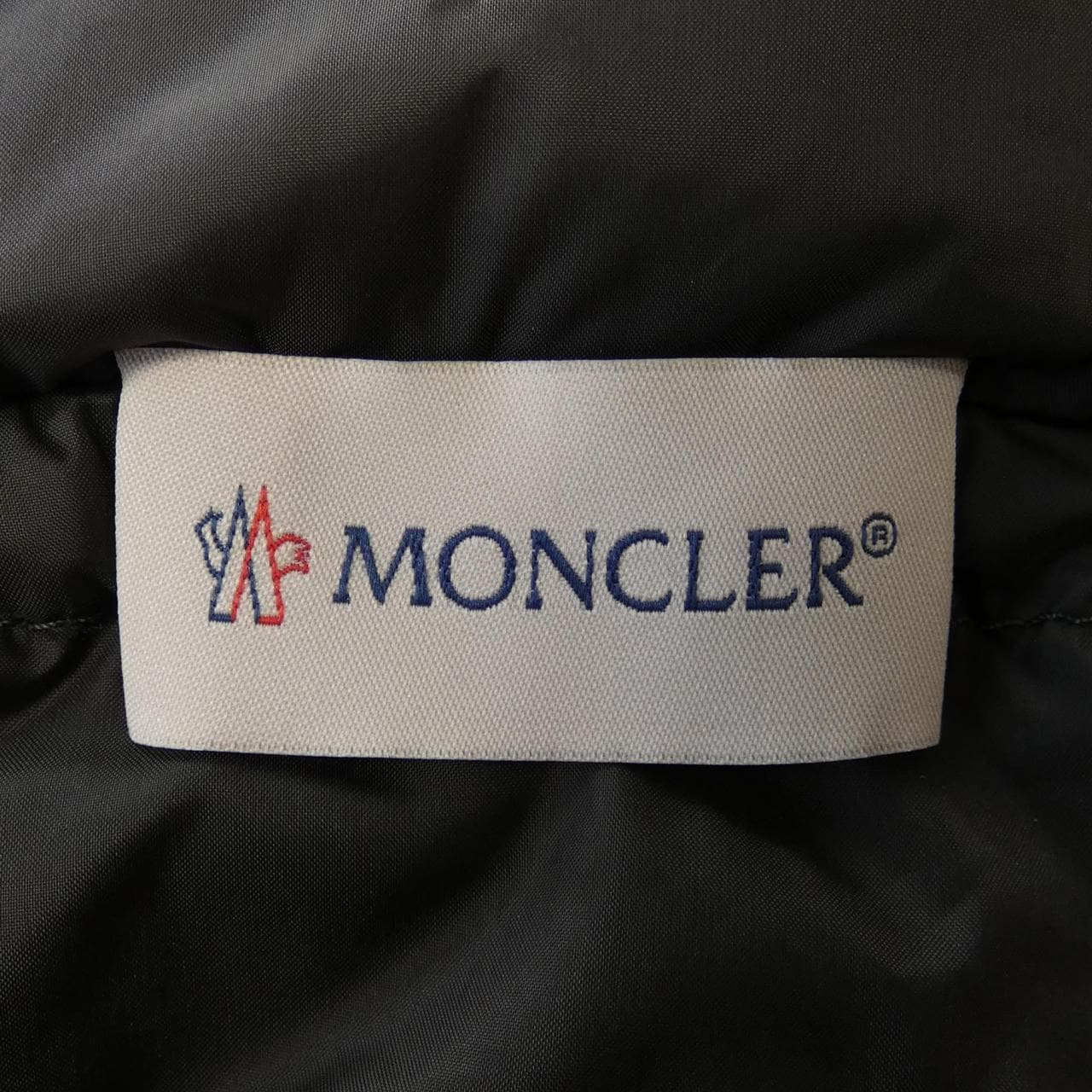 モンクレール MONCLER ダウンジャケット