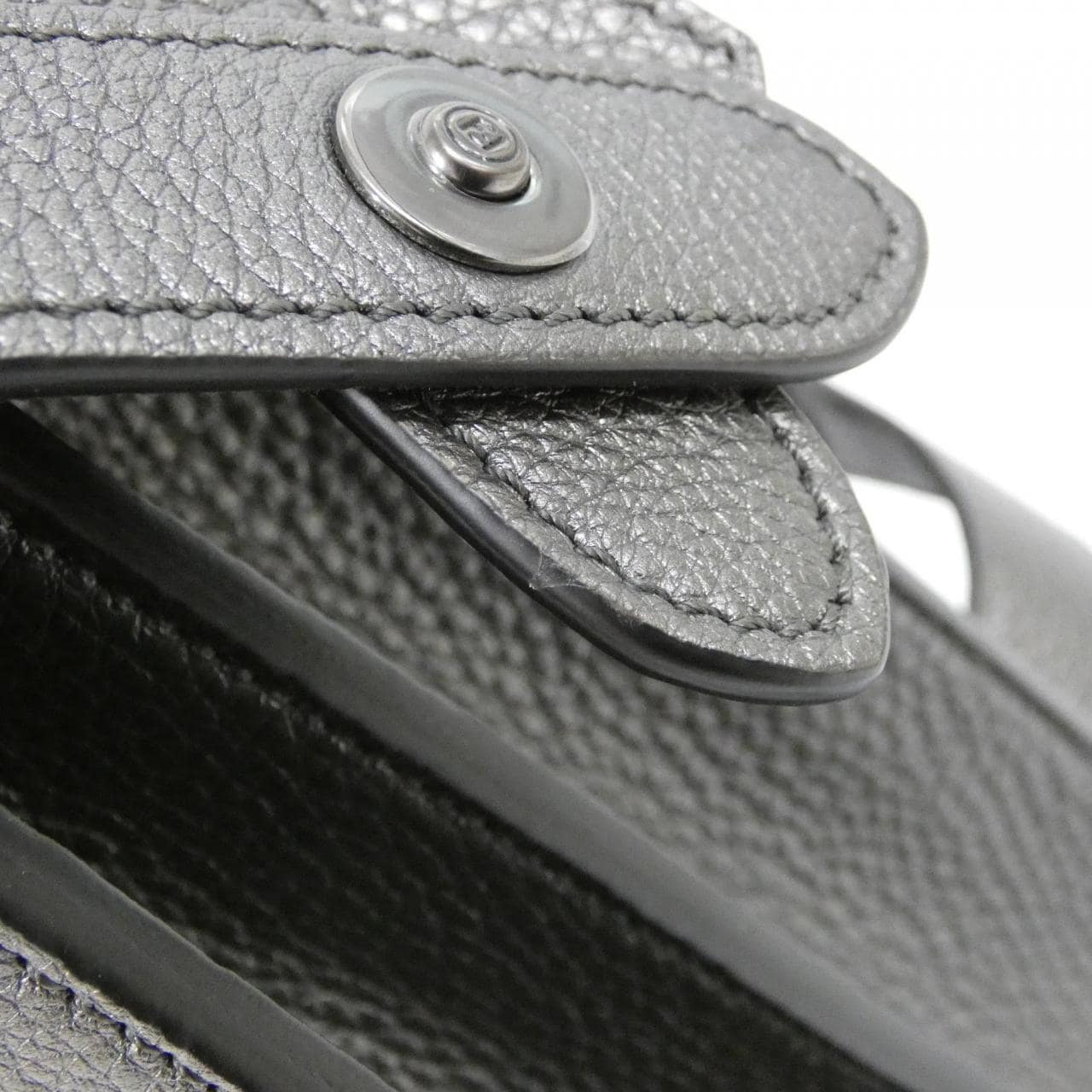 フェンディ ピーカブー アイ シー ユー ミディアム 7VA529 AJJ1 バッグ