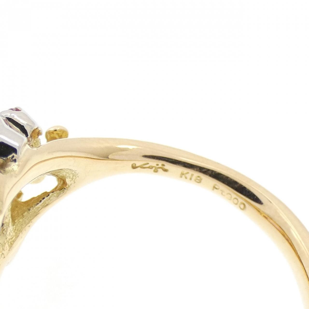 イワクラコウジ サファイヤ リング 0.65CT