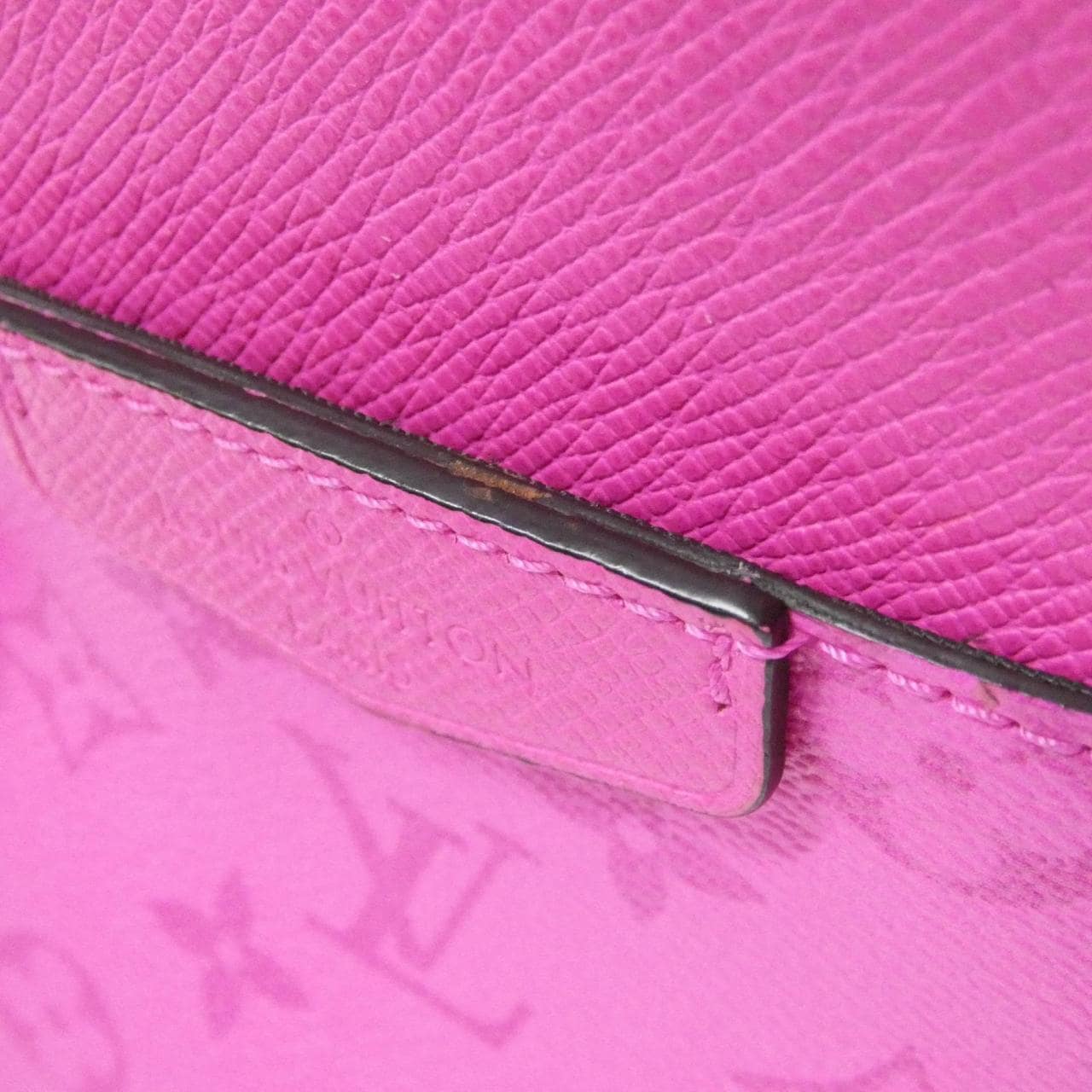 ルイヴィトン タイガ ラマ アウトドア スリングバッグ M30767 ショルダーバッグ