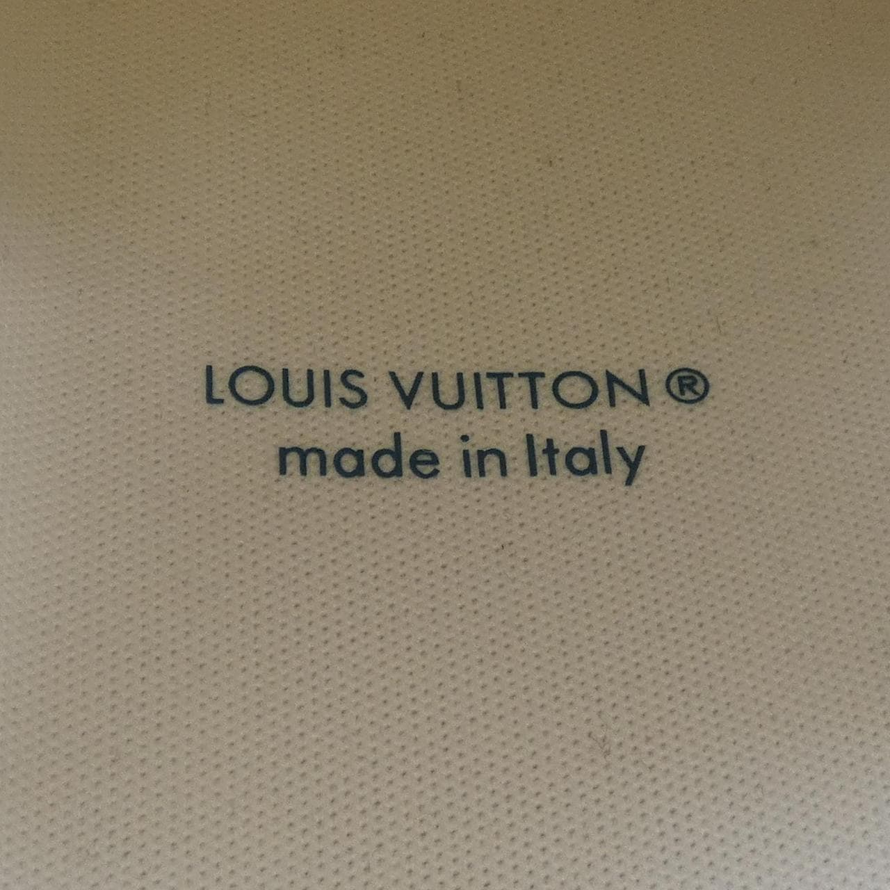 ルイヴィトン LOUIS VUITTON LVトレイナーライン スニーカー