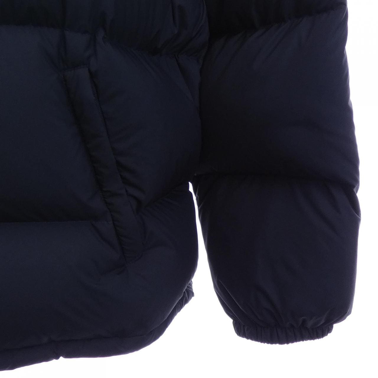 グッチ GUCCI 794822 Z8BTA ダウンジャケット