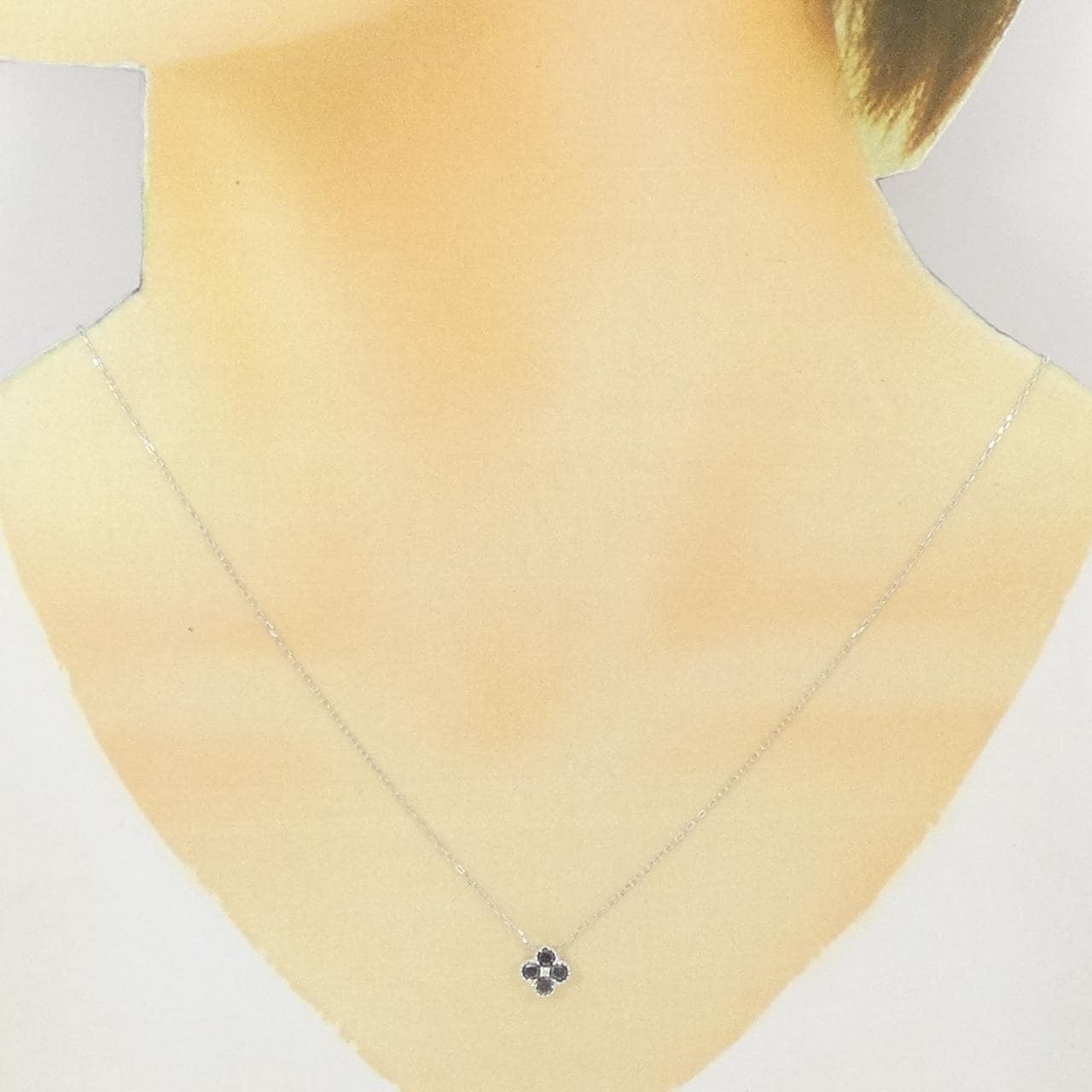 K18WG　フラワー ダイヤモンド ネックレス 0.36CT
