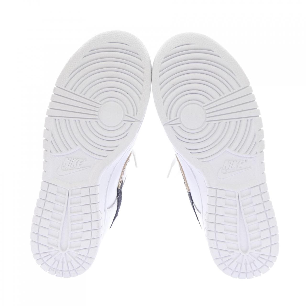 ナイキ NIKE DD7099-100 スニーカー