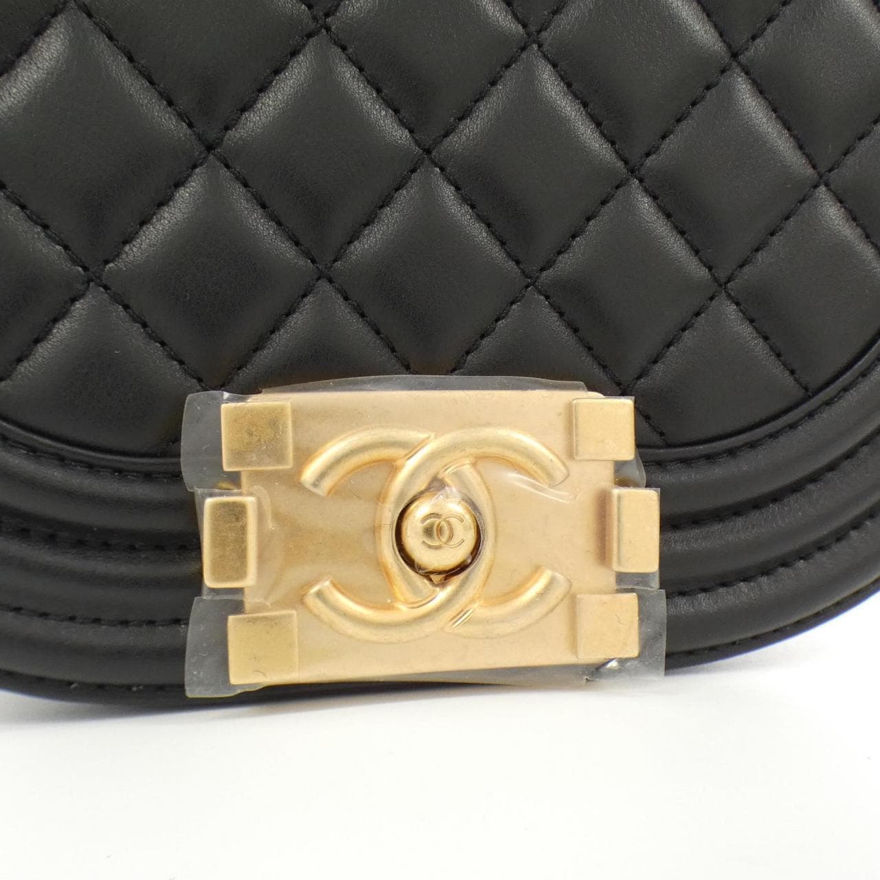 CHANEL Boy CHANEL Line AS3186 Shoulder Bag