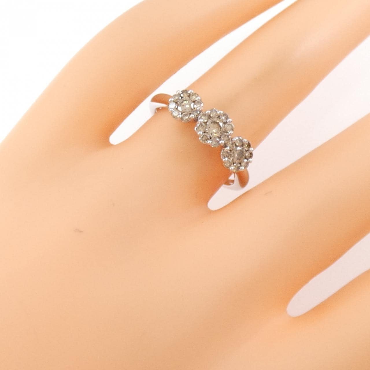 K18WG フラワー ダイヤモンド リング 0.56CT