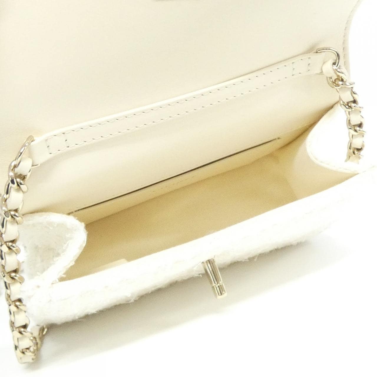 シャネル AP4975 チェーンクラッチ