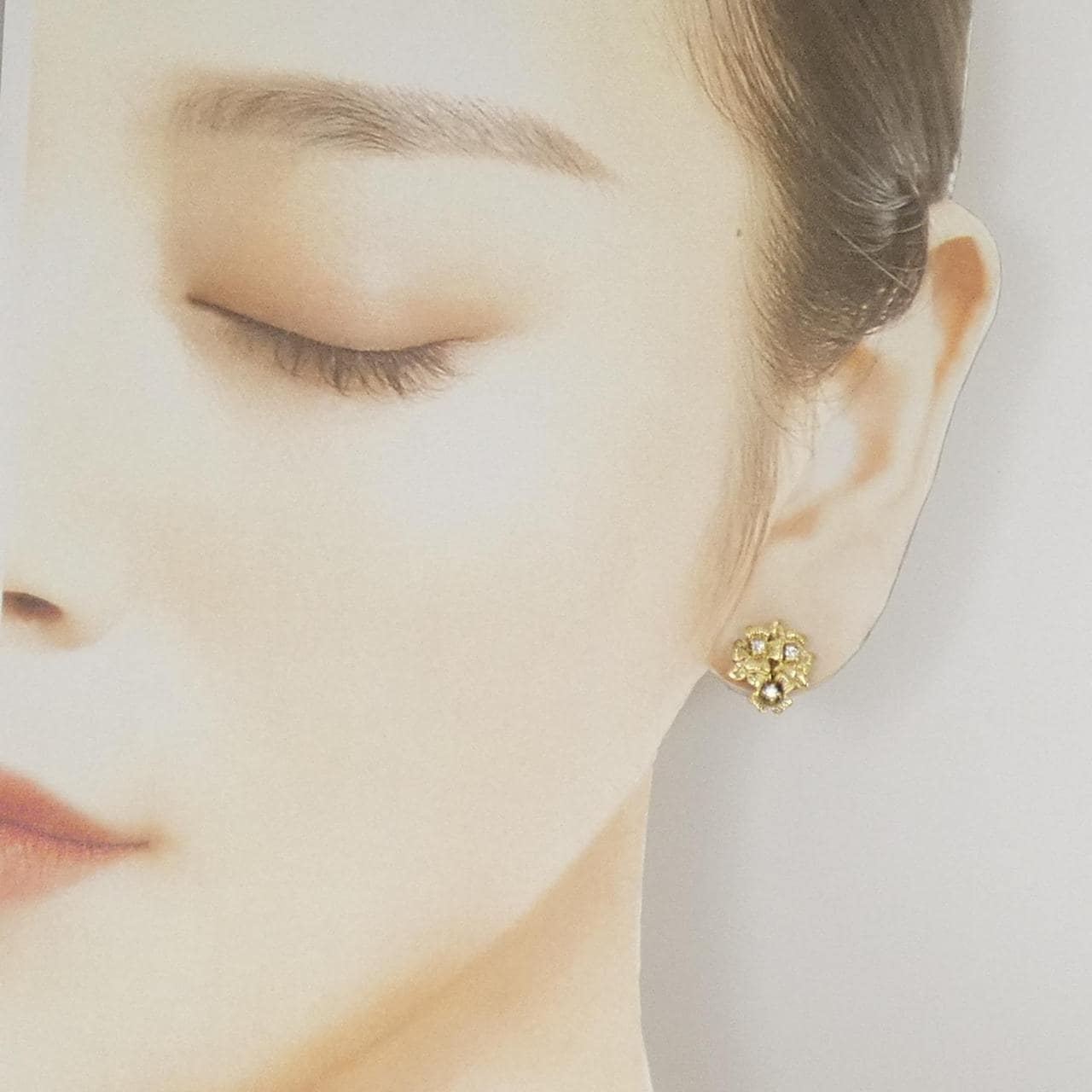 K18YG フラワー ダイヤモンド ピアス 0.08CT