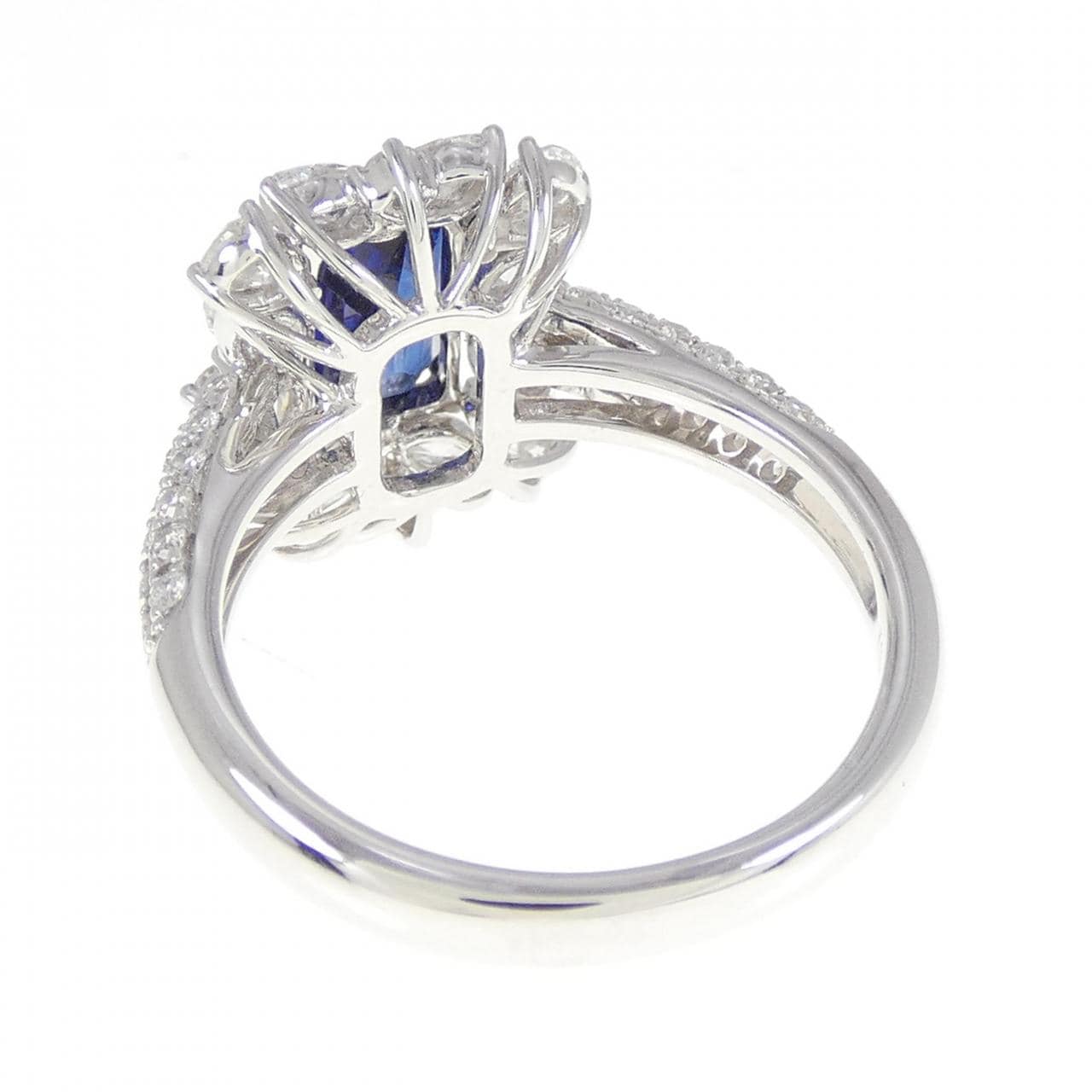 K18WG Sapphire Ring 1.92CT Madagascar