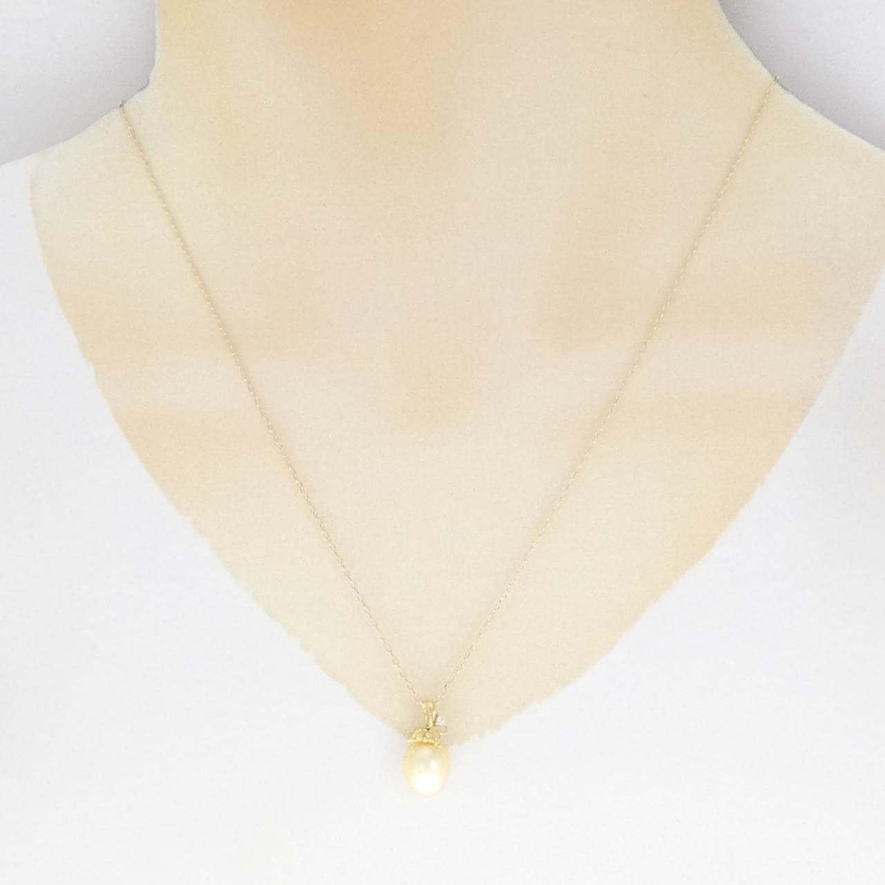 K18YG freshwater pearl necklace