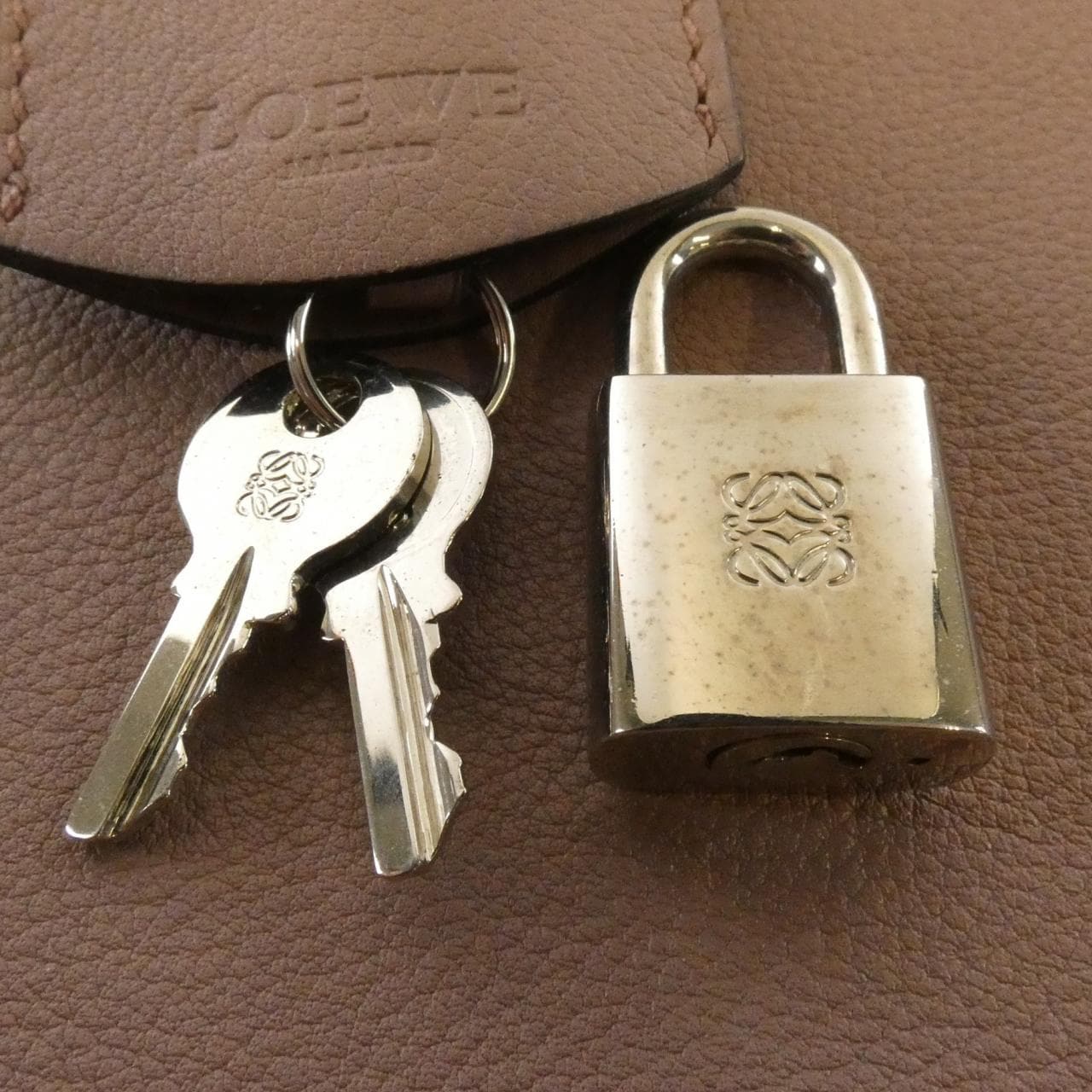 ロエベ アマソナ 36cm 352 79 A22 バッグ