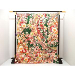 振袖　友禅金彩加工　刺繍入り
