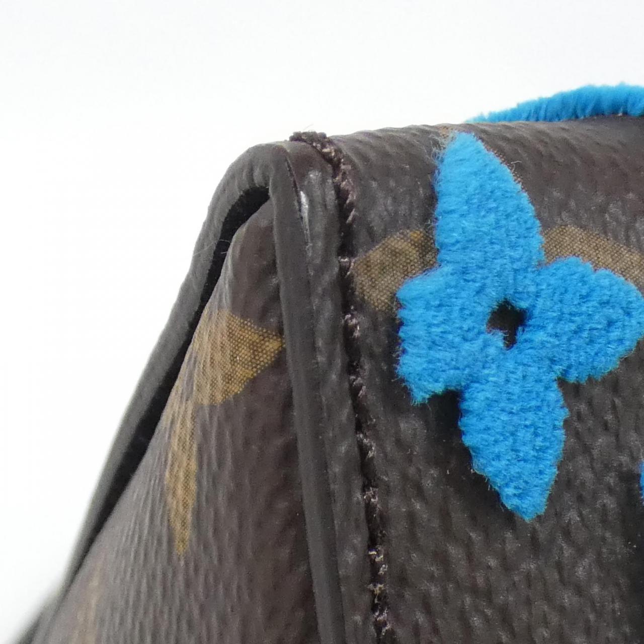 ルイヴィトン モノグラム タフタージュ トリアングル メッセンジャー M45078 ショルダーバッグ