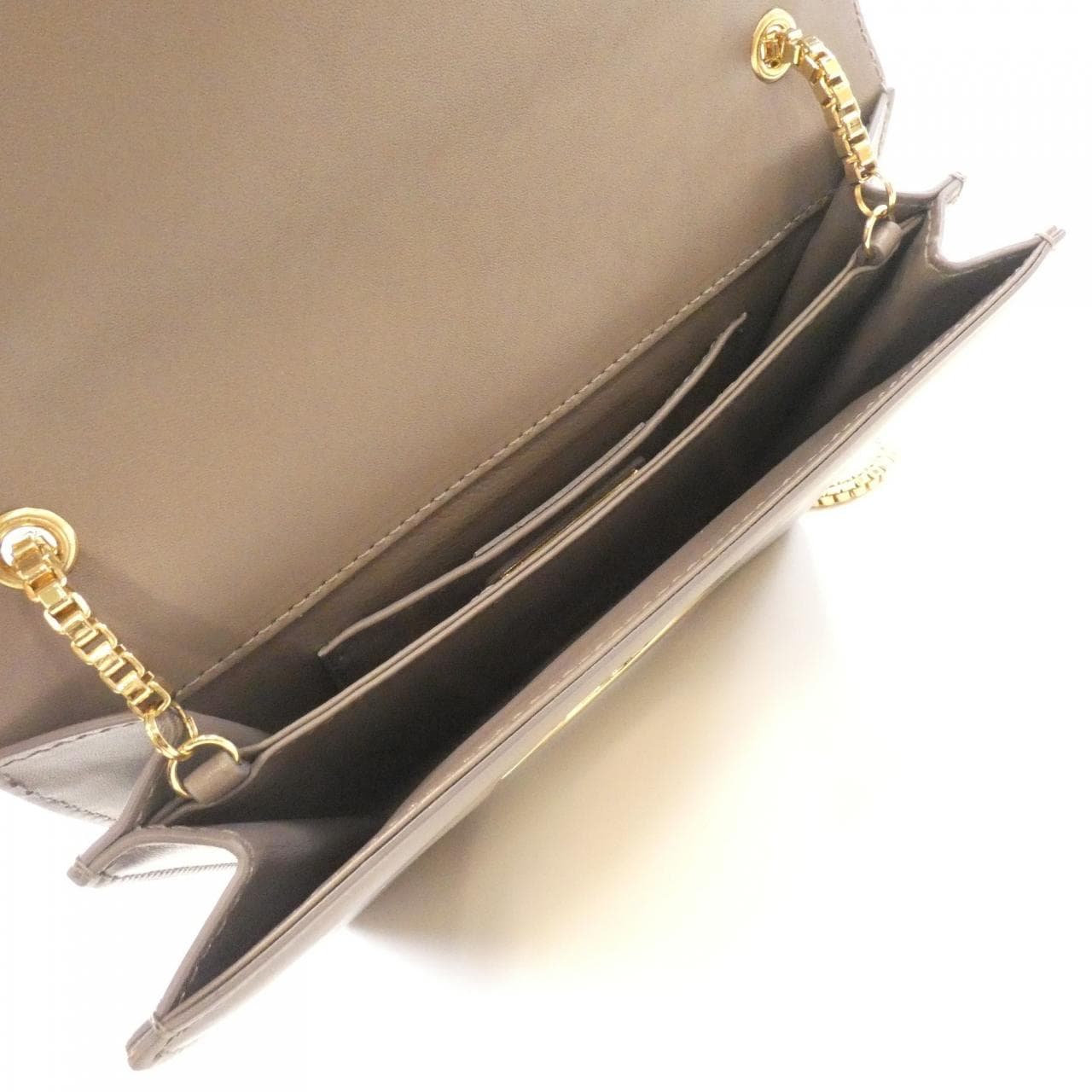 サルヴァトーレフェラガモ 21 F893 ショルダーバッグ