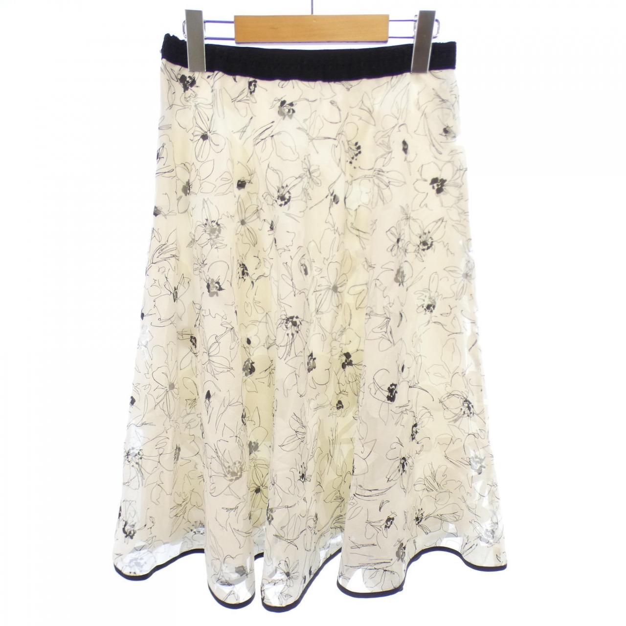 トゥービーシック TO BE CHIC スカート