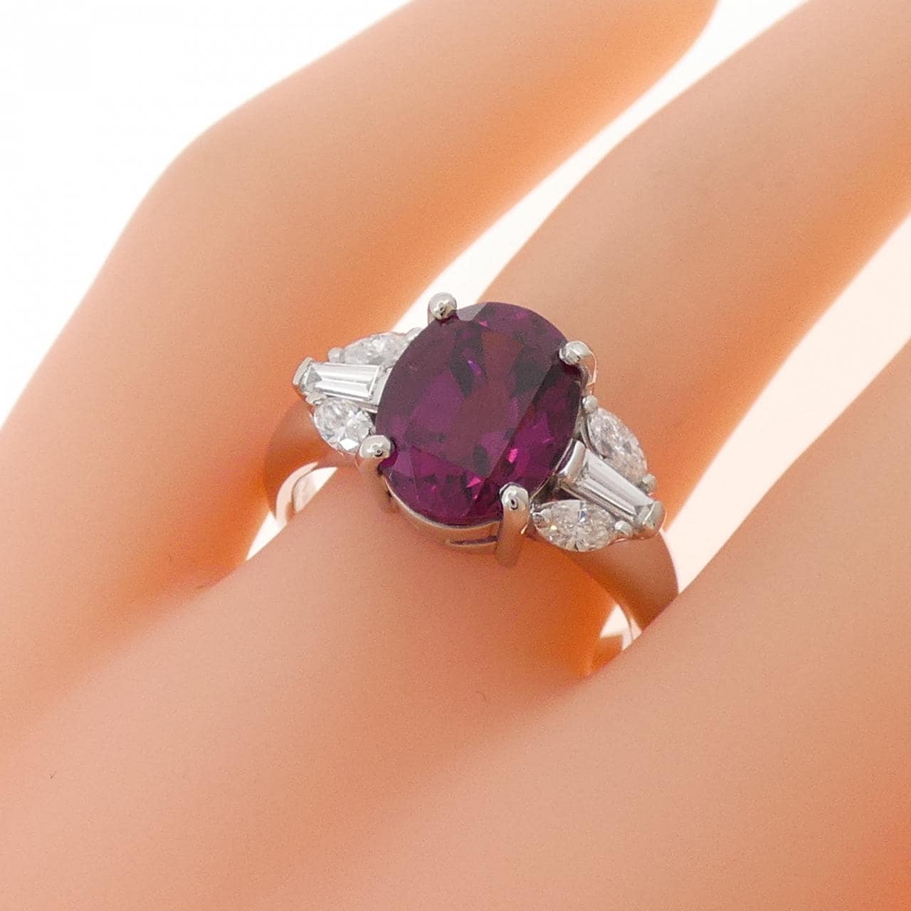 PT900石榴石戒指 4.60克拉