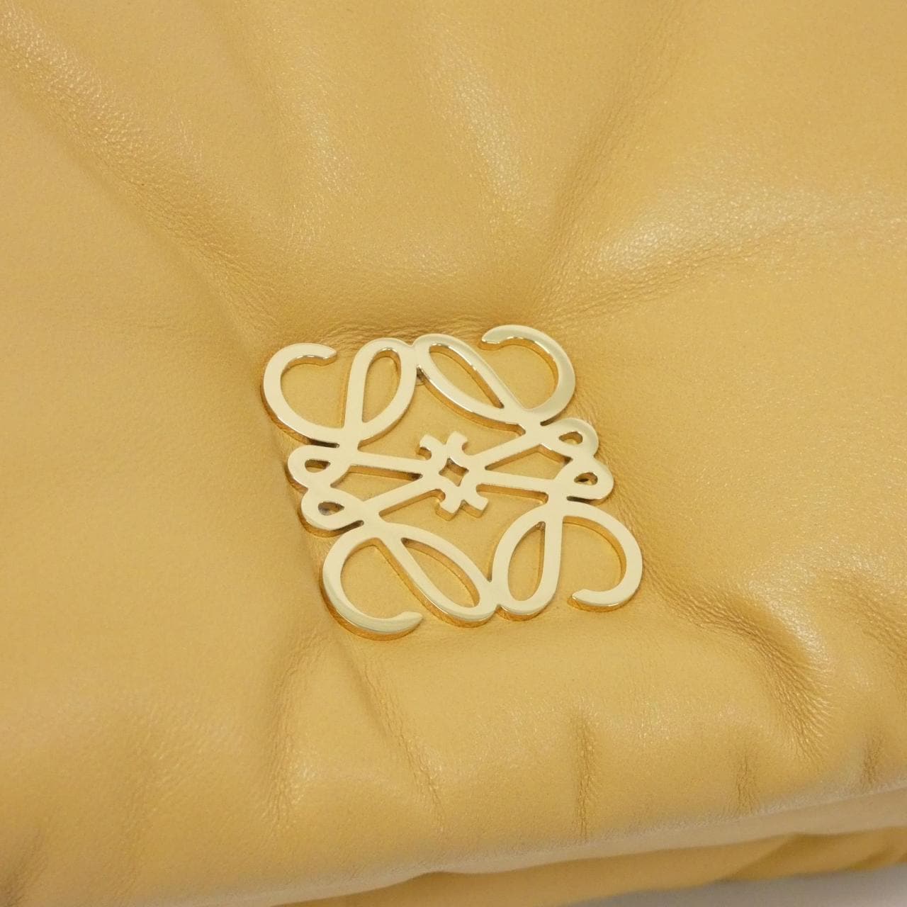 【新品】ロエベ ゴヤ パファー ミニ A896W56X01 ショルダーバッグ