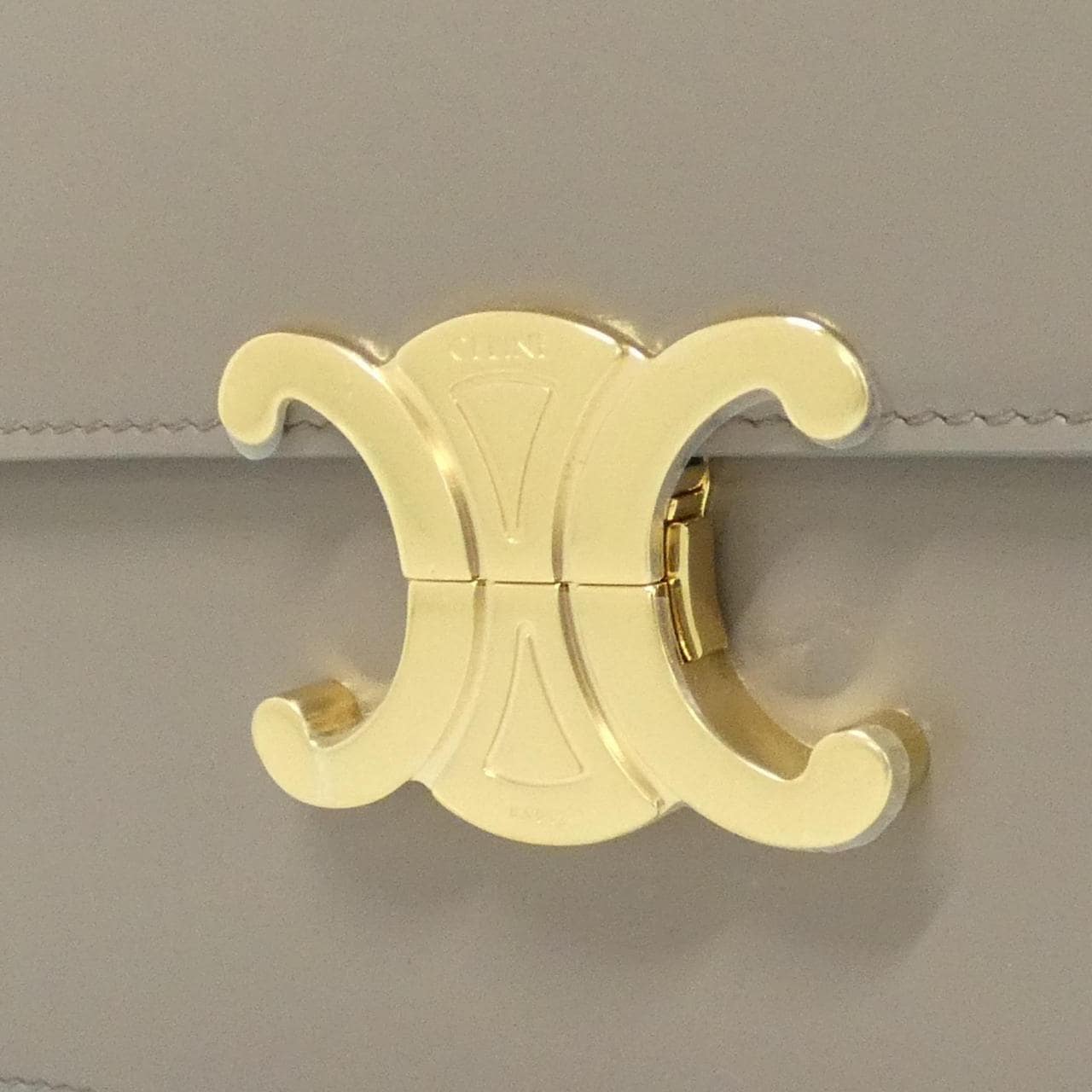 【新品】セリーヌ クラシック トリオンフ 187363BF4 ショルダーバッグ