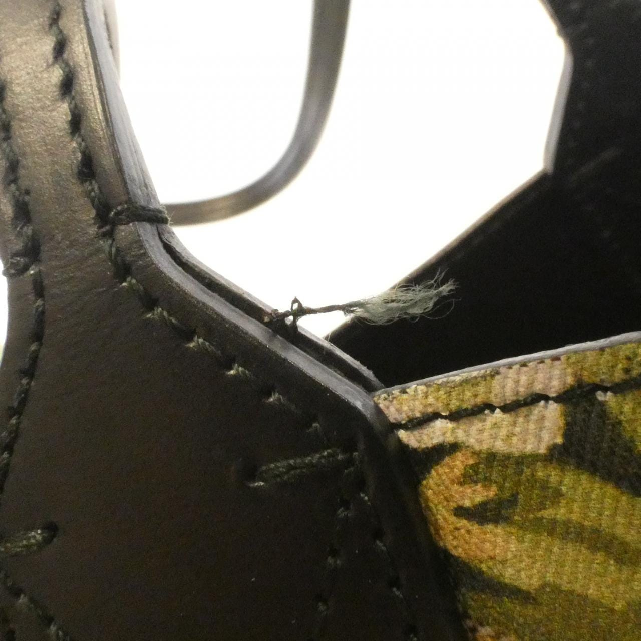 グッチ 368568 CU71X バッグ