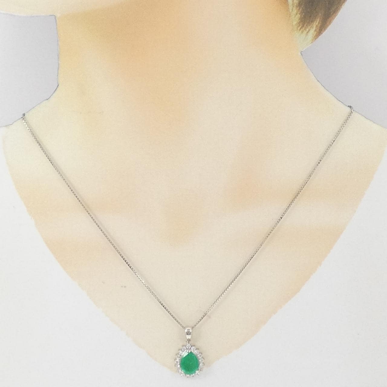 PT900/PT850 エメラルド ネックレス 2.93CT