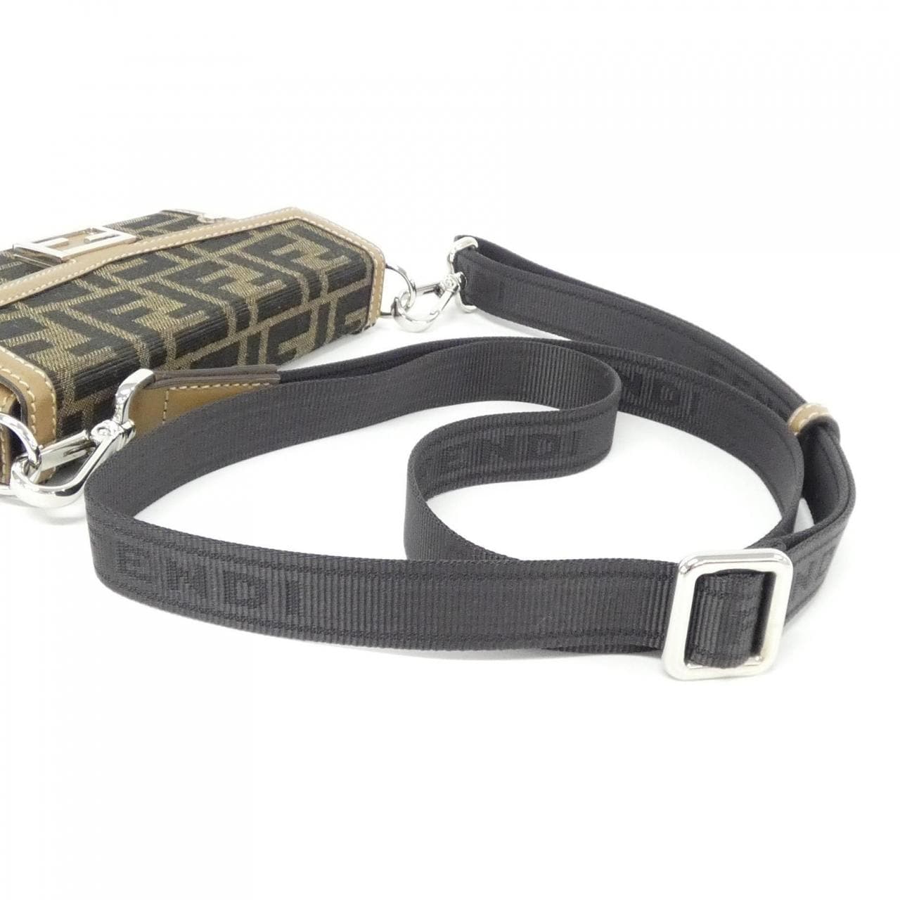 フェンディ バゲット フォンポーチ 7AS139 AFBV フォンケース