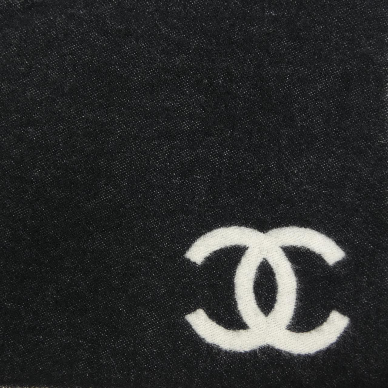 CHANEL STOLE