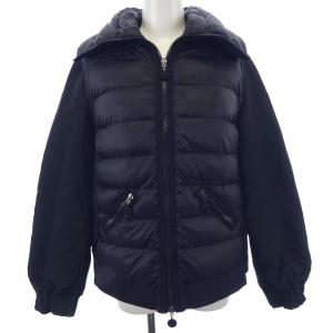 モンクレール MONCLER ダウンジャケット