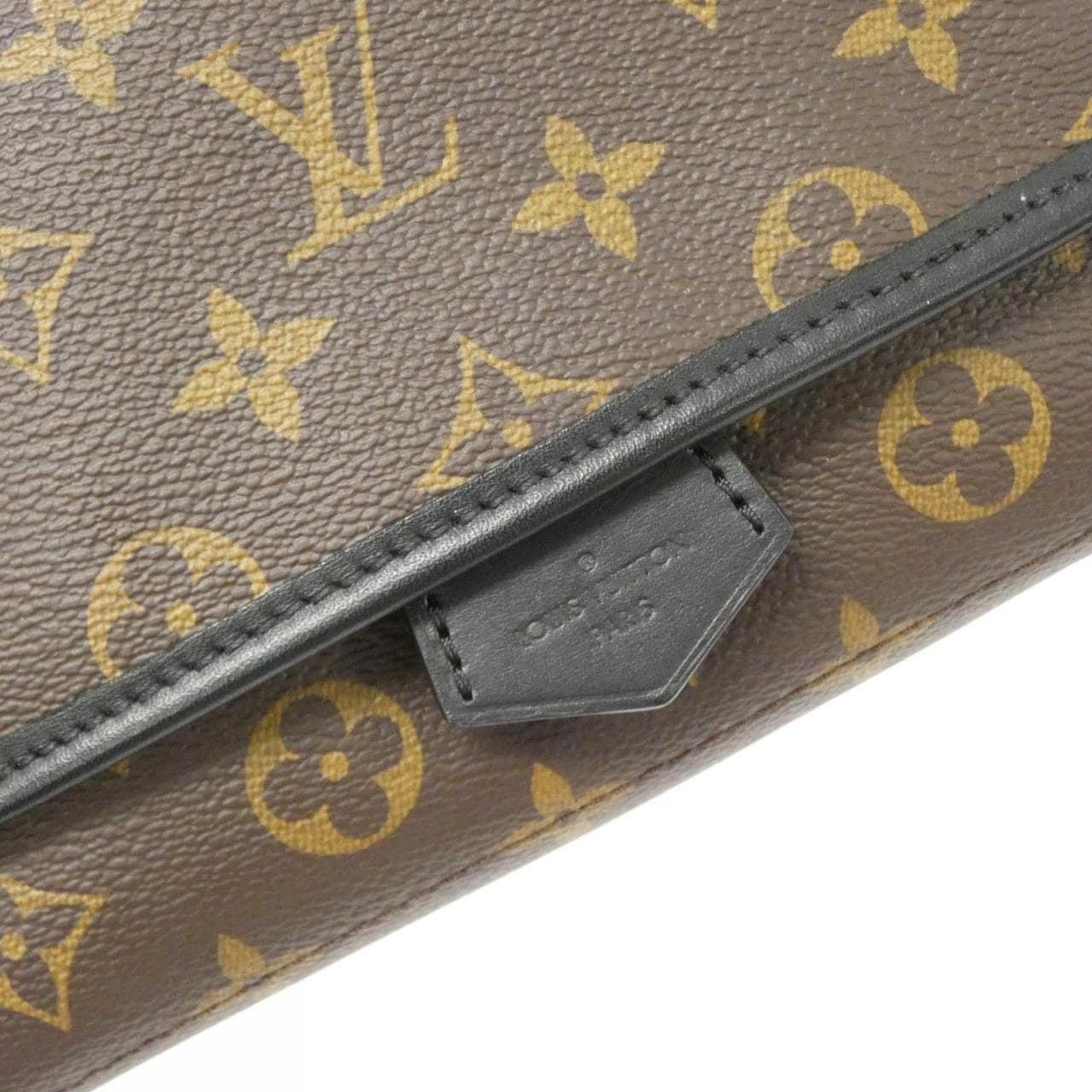 LOUIS VUITTON Monogram Macassar Magnetic Messenger M45557 Shoulder Bag