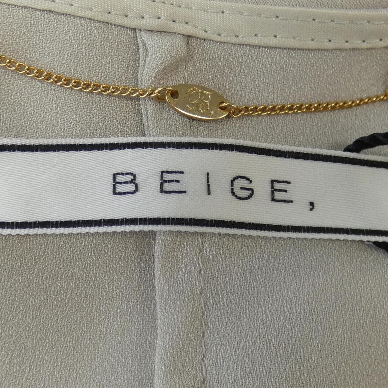 ベイジュ BEIGE. カーディガン