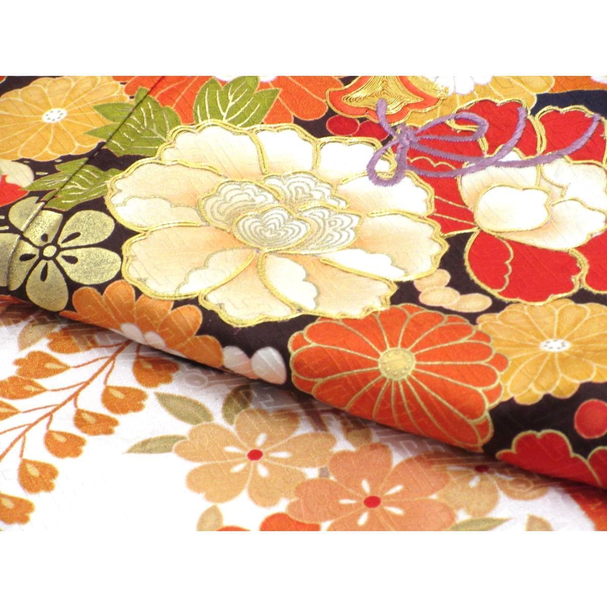 振袖　友禅金彩加工　刺繍入り
