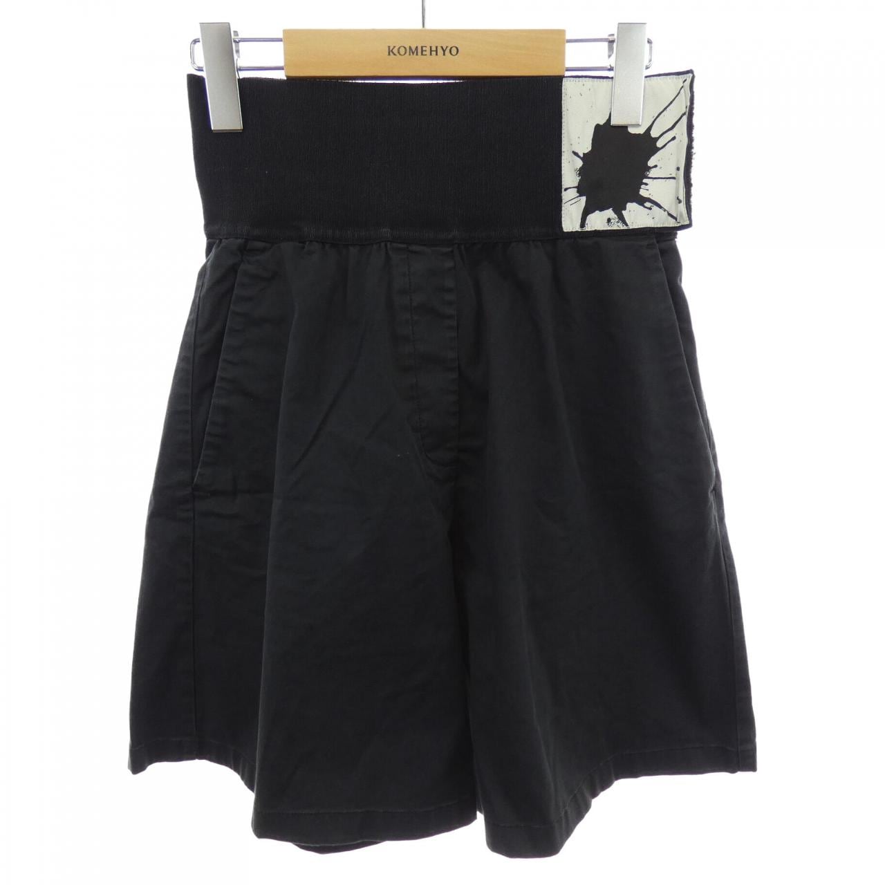 エムエムシックス MM6 S52MU0011 ショートパンツ