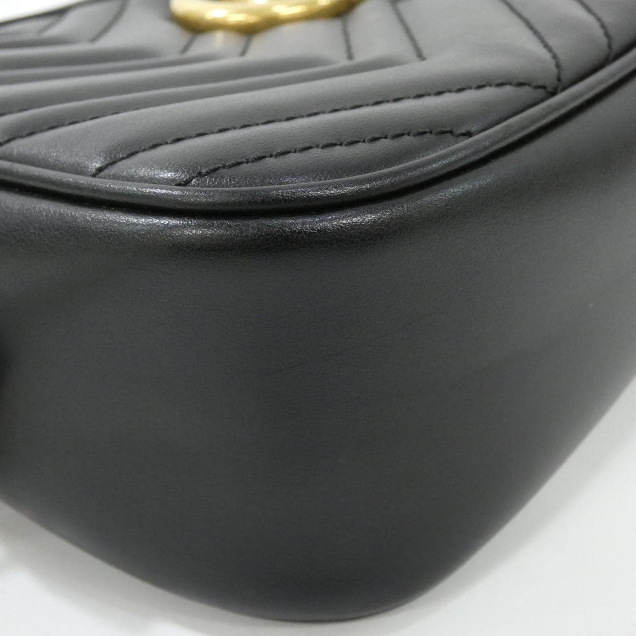 グッチ GG マーモント 447632 DTD1T ショルダーバッグ