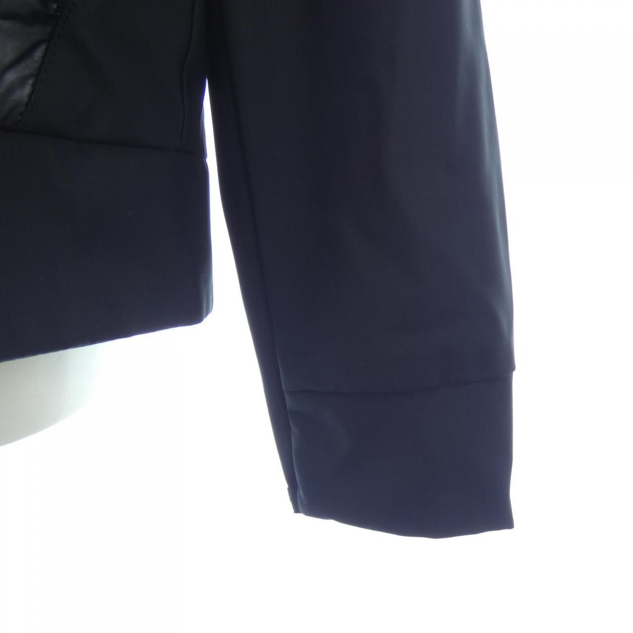モンクレール MONCLER ダウンジャケット