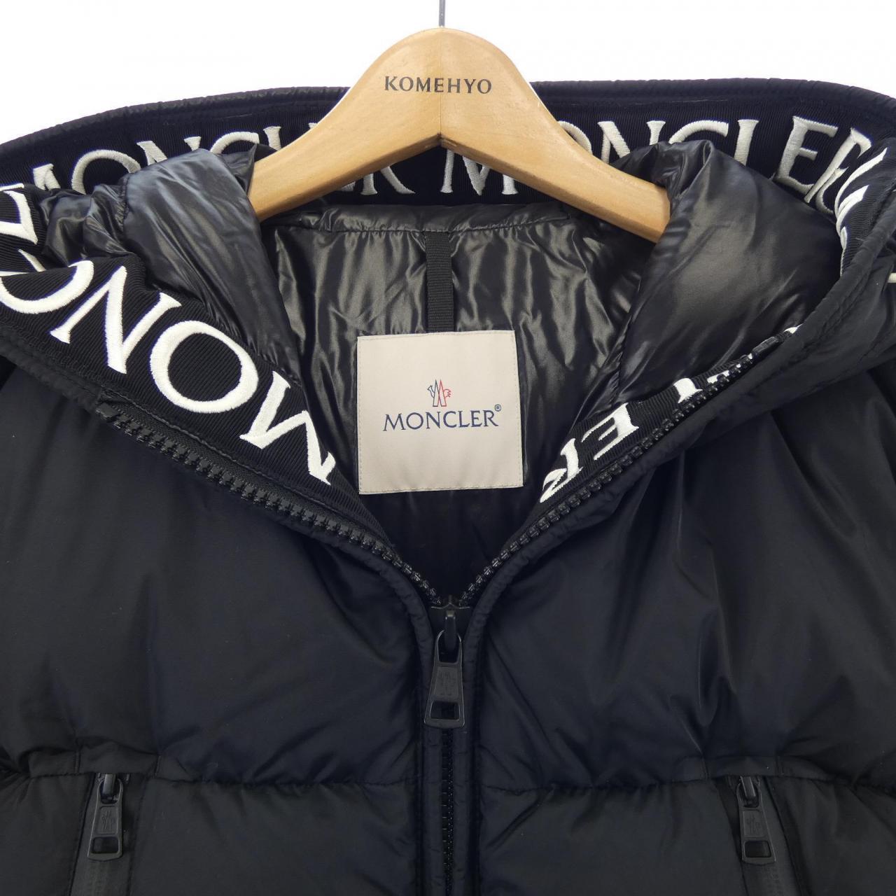 モンクレール MONCLER ダウンジャケット