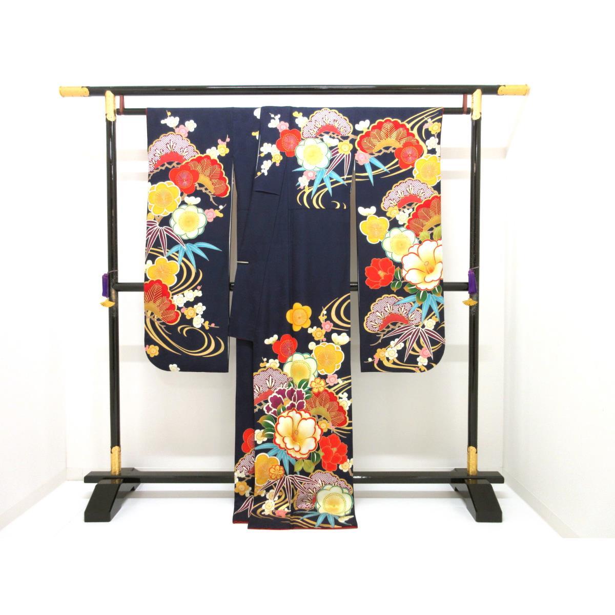 振袖　友禅金彩加工　刺繍入り