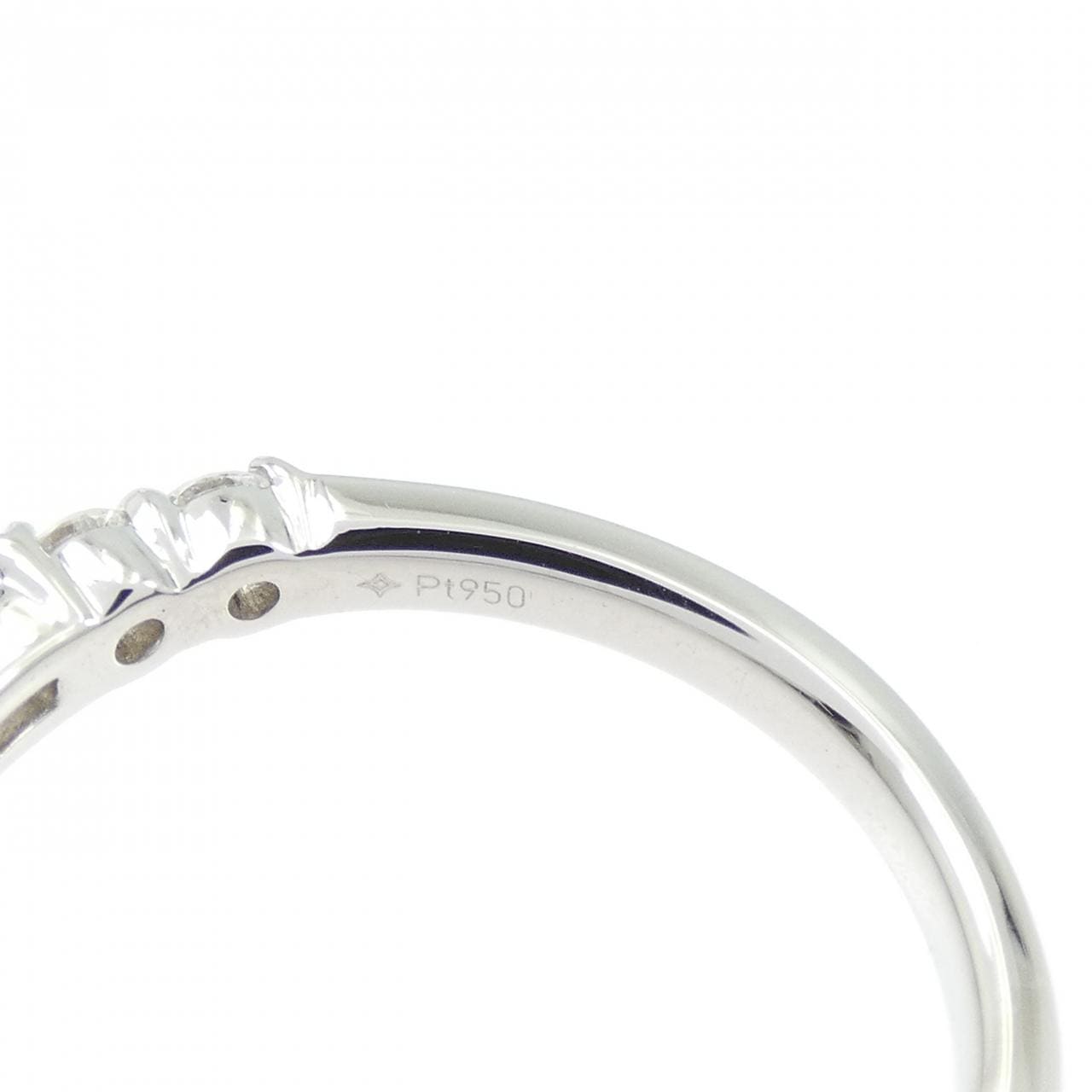 ジーエスティービー ダイヤモンド リング 0.70CT