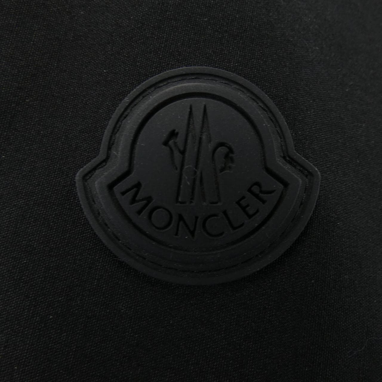 モンクレール MONCLER ダウンジャケット