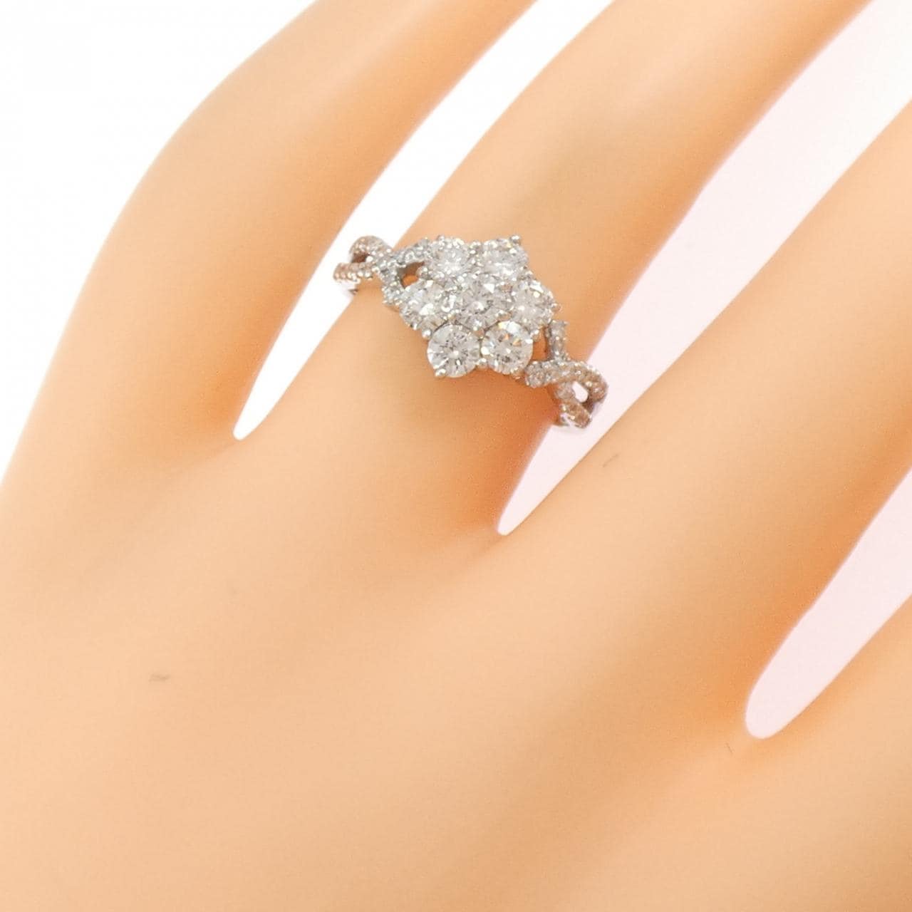 PT900 フラワー ダイヤモンド リング 1.00CT