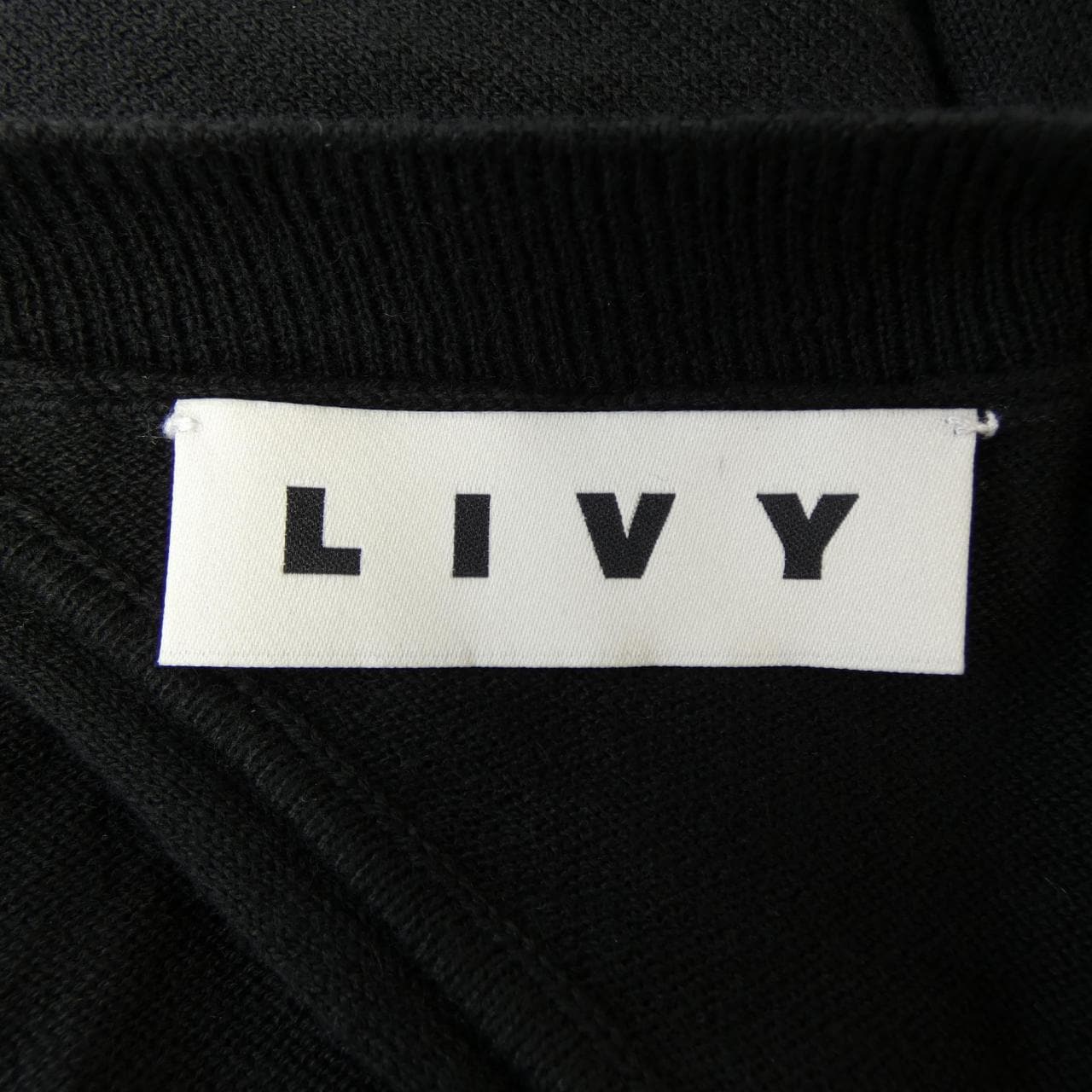 LIVY ニット