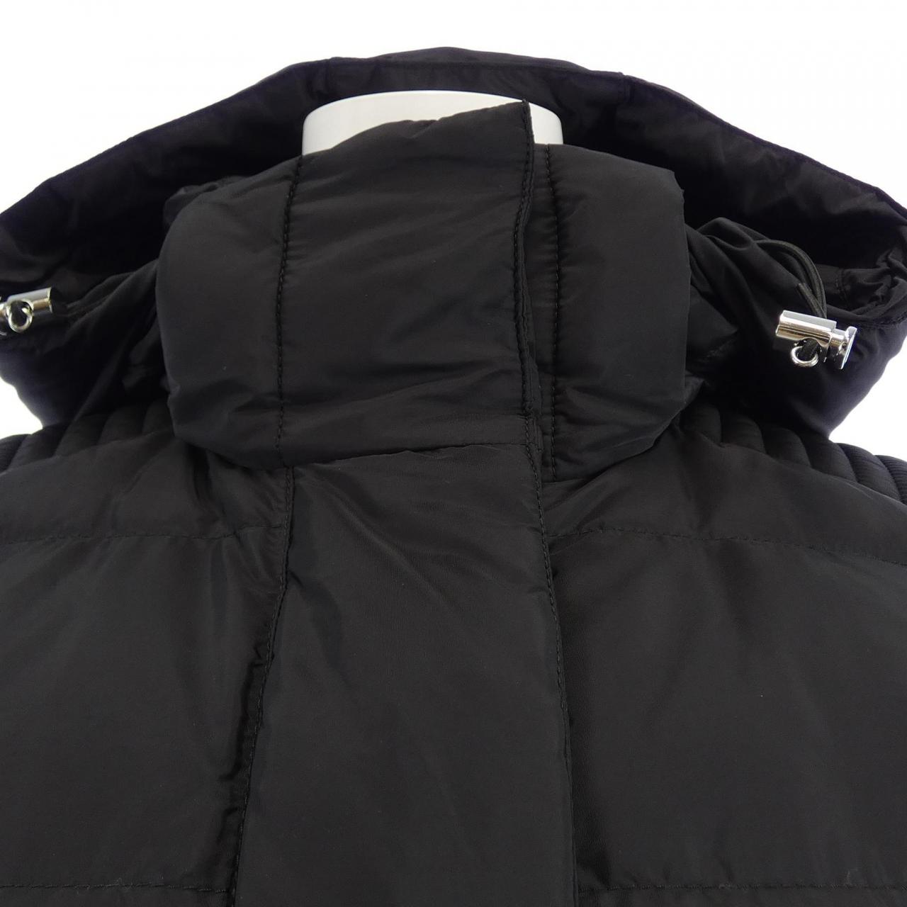 プラダ PRADA トライアングルロゴ 29X544 R182 Q04 ダウンジャケット